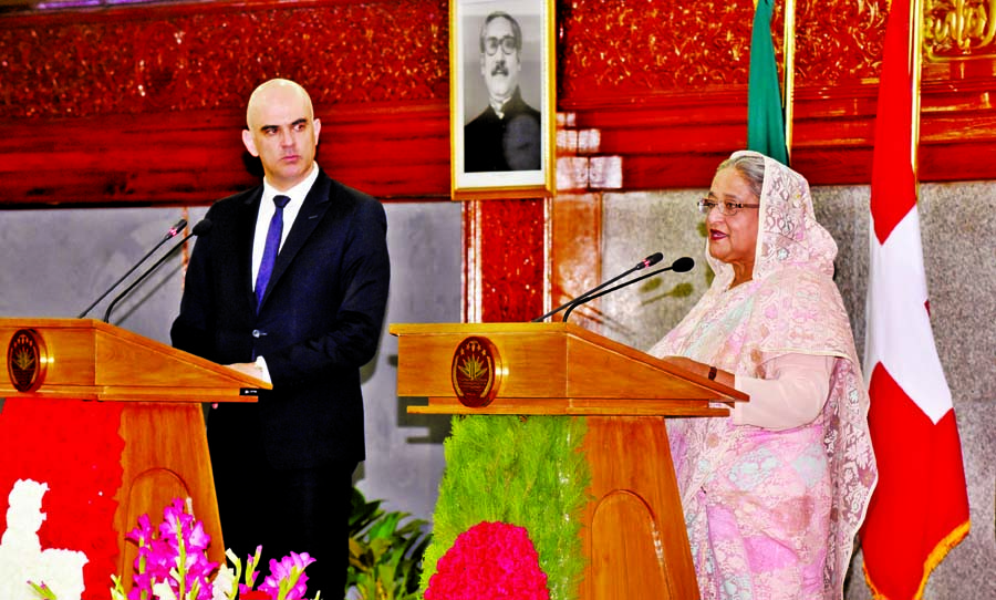 Swiss President Alain Berset and Prime Minister Sheikh Hasina delivering their joint statement on bilateral and Rohingya issues at the latter's office on Monday. Photo:PID