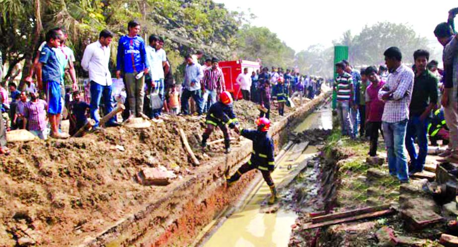 A worker was killed as a wall collapsed nearby Dhaka Custom's House in city on Tuesday morning.