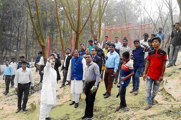 State Minister for Social Welfare Nuruzzaman Ahmed MP along with local MP ABM Fazle Karim Chowdhury and other party leaders visited Raozan Girichaya Tourism Complex on Wednesday.