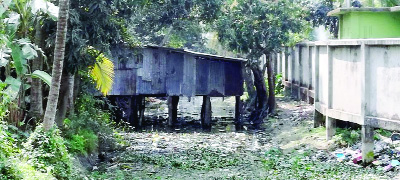 PATUAKHALI: Influentials grabbed a canal at Kalapara Pourashava. This snap was taken on Tuesday.