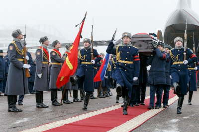 Russian officers bearing the coffin of pilot Roman Filipov after his Su-25 jet warplane was shot down by Islamist rebels in Syria.