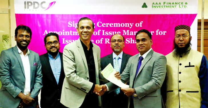 IPDC Finance Limited and AAA Finance and Investment Limited signed an agreement over rights issue of shares management on Monday at the head office of IPDC Finance Limited in Dhaka. Mominul Islam, Managing Director & CEO of IPDC Finance Limited and Mohamm