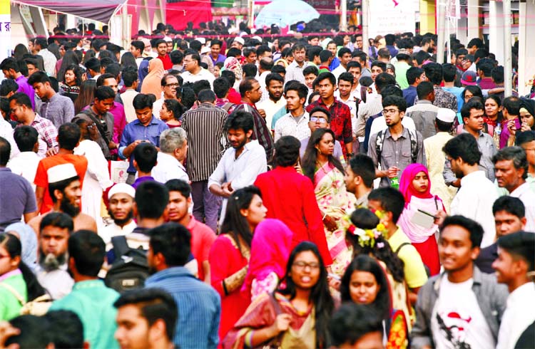 Book-lovers thronged the last day of the Amar Ekushey Boi Mela. This photo was taken from Suhrawardy Uddyan.