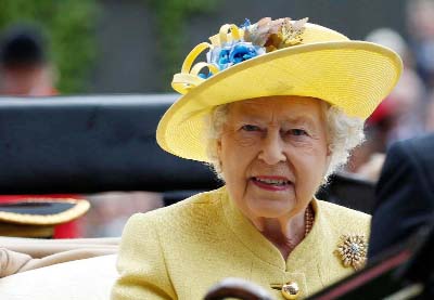 New Zealand police covered up a 1981 botched attempt to kill Queen Elizabeth II by a mentally disturbed teenager .