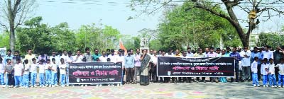 KHULNA: Prof Dr Afroza Parvin, President, Khulna University Teachers Association speaking at a human chain demanding punishment to the attackers of eminent writer and educationist Prof Dr Mohammed Zafar Iqbal at SUST on Saturday.