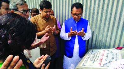 SAKHIPUR (Tangail): Anupom Shahjahan Joy MP , Shwakat Shikder, Chairman, Sakhipur Upazila Parishad and Abu Hanif Azad, Poura Mayor offering Munajat after laying foundation stone of Sakhipur Upazila Muktijuddah Complex on Monday.