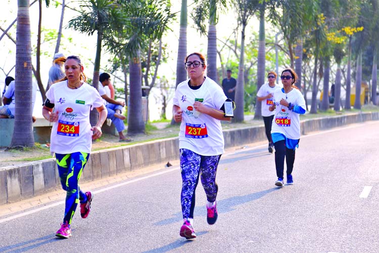 A scene from the Pran Mango Dhaka Women's Marathon-2018 in the city street on Friday.