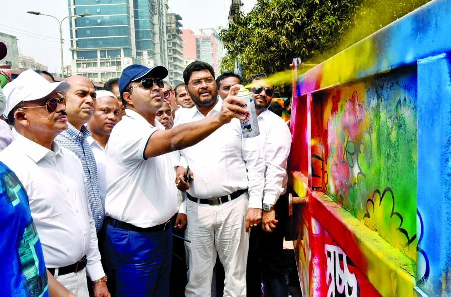 Dhaka South City Corporation Mayor Sayeed Khokon inaugurating a cleanliness and beautification drive at Fulbari area in the city yesterday.