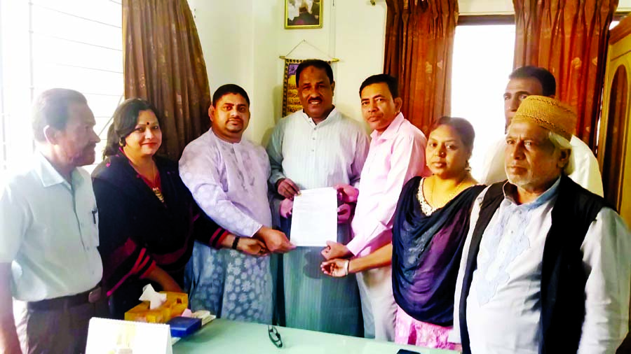 National Congress Bangladesh (NCB) Chairman Professor Kazi Saber Ahammad Sabir handing over candidates list for 50 constituencies in the next parliamentary election, to Nationalist Democratic Front (NDF) alliance Chairman Sheikh Salah Uddin on Monday.