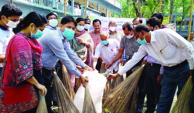 MURADNAGAR (Comilla): Muradnagar Upazila Administration launched a cleanliness drive at Upazila Parishad premises on Wednesday. Mitu Mariom, UNO, Muradnagar inaugurated the programme.