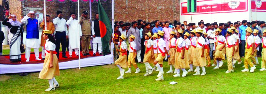 MANIKGANJ: Students of Shikshaniloy Pre- Cadet School participating at a march on the occasion of the Independence and National Day at Uthali in Shibalaya Upazila on Monday.