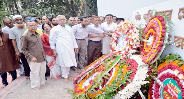 Managing Director of KGDCL Ali Mohammed Al Mamun paid tributes to the martyrs of the Liberation War by placing wreaths at Central Shaheed Minar in Chittagong on Monday.