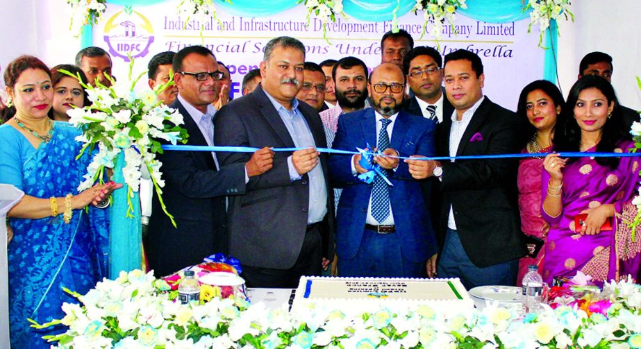 Md. Shamim Ahamed, Managing Director (CC) of Industrial and Infrastructure Development Finance Company Limited (IIDFC), inaugurating its 7th branch in Savar on Tuesday. High officials of the company and a large number of local entrepreneurs were present o