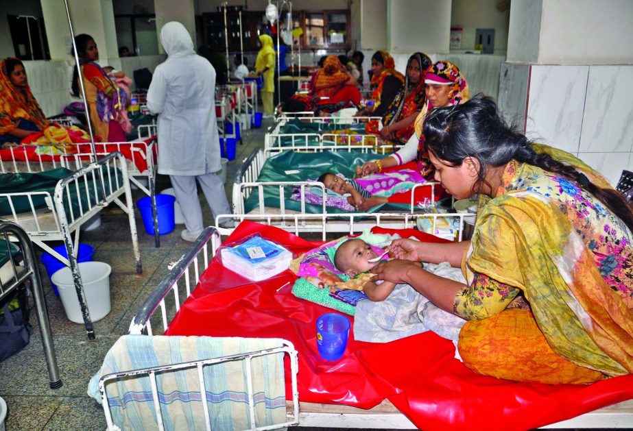 Children overcrowding ICDDR'B Hospital in city as diarrhoea took epidemic form due to gradual rise in temperature over the last few days. This photo was taken on Friday.