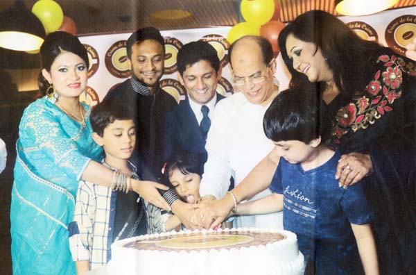 Iqbal Sobhan Chowdhury, the Information Adviser to Prime Minister Sheikh Hasina, world-class all-rounder Shakib Al Hasan and prominent singer Fahmida Nabi inaugurating the Creme De La Creme (Best of the Best), a Japanese concept base Hotel, by cutting a c