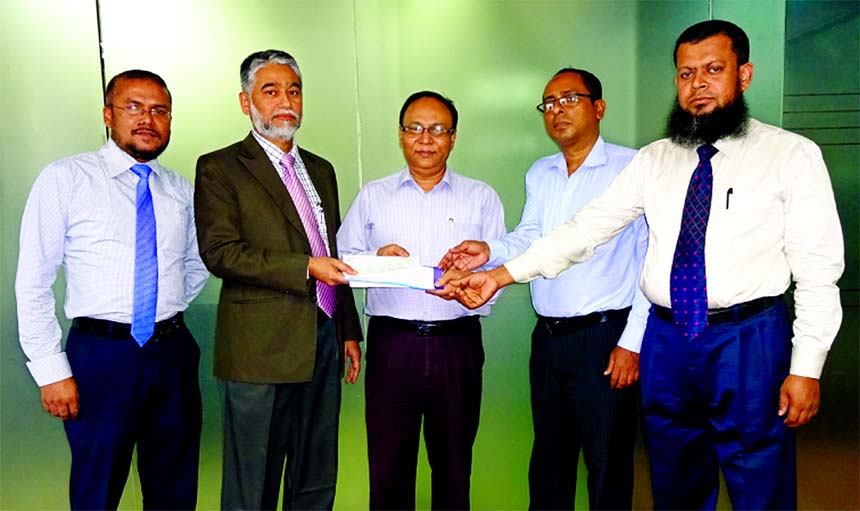 Talukder Md. Zakaria Hossain, CEO of Union Insurance Company Limited, handing over a Insurance Claim Settlement Cheque to Md. Munir Hossain Siddique, General Manager of Ms Luna Plastic Industries Limited, against policy. Md. Monir Uddin, AMD and Mohd. Az