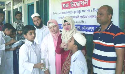 MANIKGANJ: Daulatpur Health Complex arranged a health camp and vaccination programme on National Deworming Week on Monday. Among others, Rumana Tanjin Antara, UNO (Acting) Daulatpur Upazila was present.