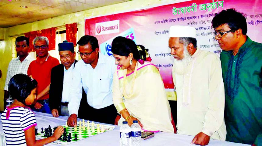 Shafiqul Islam, Additional Secretary of the Ministry of Commerce inaugurating the Basumati FIDE Rapid Rating Chess Tournament-2018 at the Chess Federation hall-room in Old building of National Sports Council on Friday.