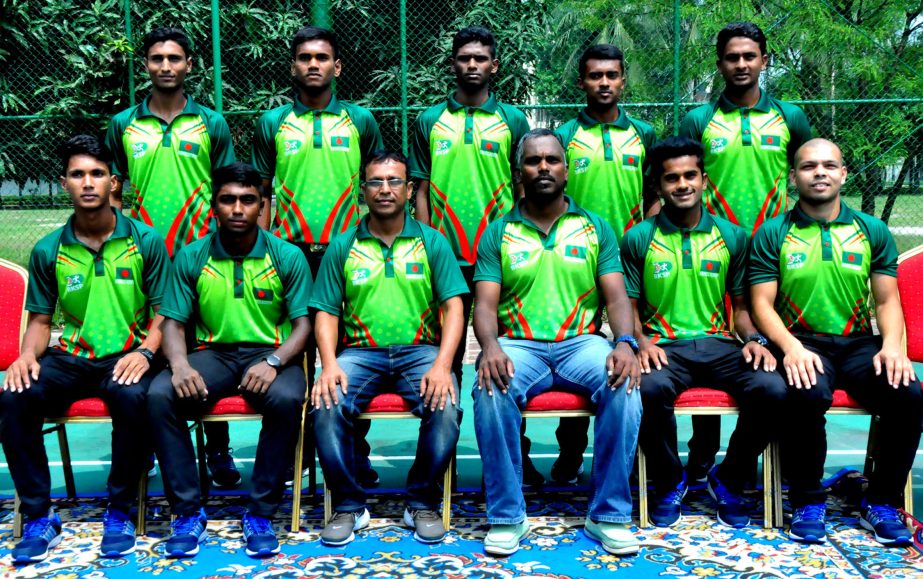 The Thailand-bound Bangladesh Hockey team pose for photo at the Falcon Hall of Bangladesh Air Force Office in the city's Tejgaon on Wednesday.