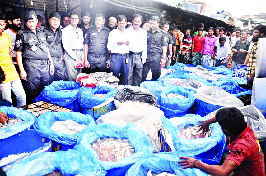 RAB mobile team detained 7 persons on Sunday along with eight tons of Jatka from Jatrabari fish wholesale market in city and those fishes distributed among the different orphanages.