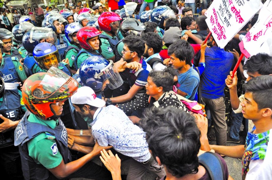 The activists of the â€˜Student Frontâ€™ scuffled with police when they tried to proceed towards Home Ministry on Wednesday demanding release of its President Imran Habib and other leaders and workers. This photo was taken from the road behind Ja