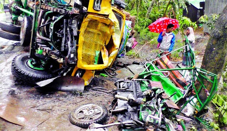 Five people were killed and 3 others seriously injured as truck collided head-on with 'Easy bike ' at Laodia in Jhenaidah on Wednesday.