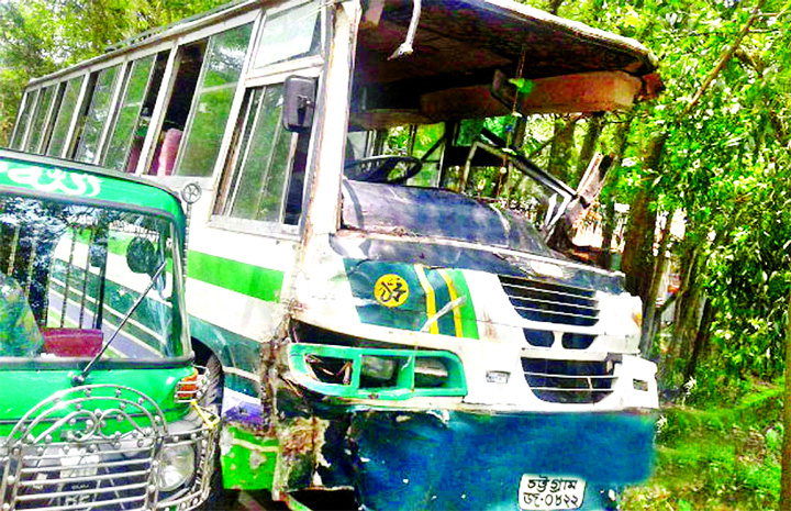Mother and daughter were killed and two others injured as bus and CNG collided head-on at Kazirbagh area on Parashuram road in Feni on Saturday.