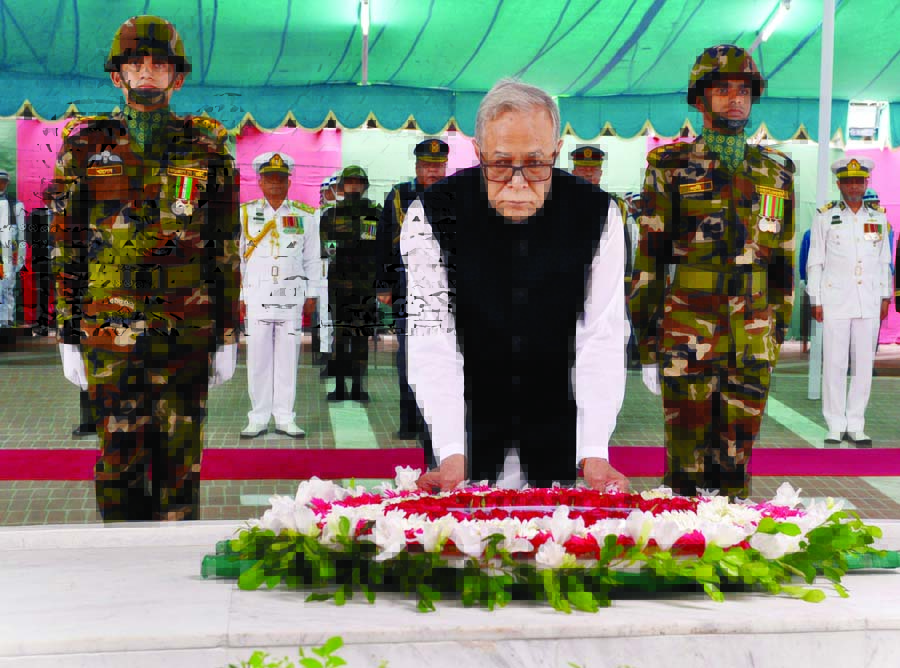 President Abdul Hamid paying tributes to Father of the Nation Bangabandhu Sheikh Mujibur Rahman by placing wreaths at the Mazar of Bangabandhu in Tungipara on Monday for his election as the President for the second consecutive term. PID photo