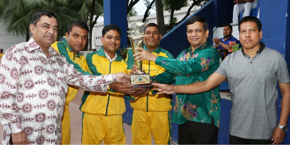 Assistant Chief of Air Staff (Operations) Air Vice Marshal Masihuzzaman Serniabat giving away trophy to BAF Base Bir Shreshtho Matiur Rahman who clinched the title of BAF Swimming Competition concluded on Thursday.