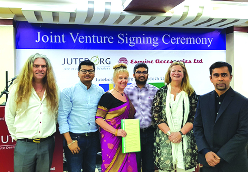 Christina Ã–stergren and Else-Marie Malmek, co-founders of Juteborg Sweden AB (a Swedish company) and Ehsanul Habib, Managing Director and Sharifur Pervez Bhuiyan, CEO of Esquire Accessories Limited, pose for a photograph after signing a Joint venture