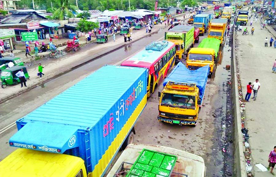 Hundreds of vehicles remain stranded in a massive traffic gridlock that intensified at two points for the 4th consecutive day on Sunday from Cumilla to Sitakunda due to 4 lane and earth work on Dhaka-Chattogram highway , causing immense sufferings to pass