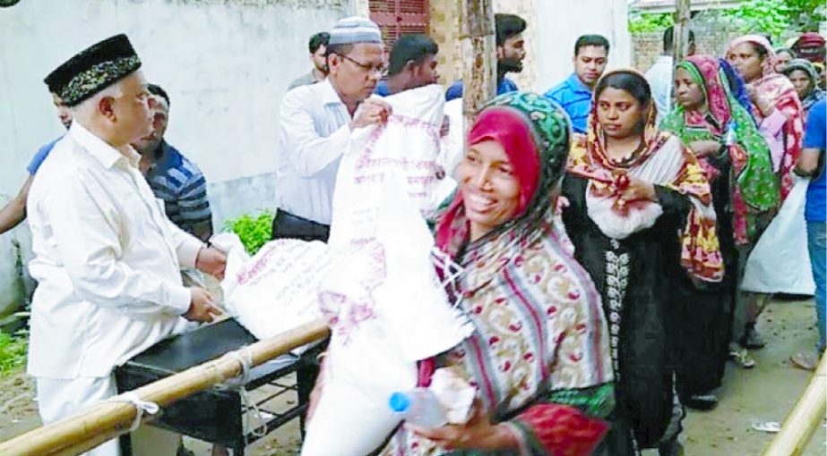 Jahanara Ferdous, Special Magistrate receiving due Poura Tax during a drive of CCC Mobile Court at North Agrabad area on Tuesday.