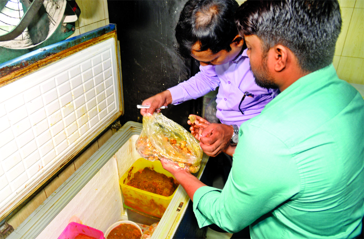 RAB mobile court conducted drive in city's Dhanmondi area aiming at ensuring the healthy food items for Rojadars in the month of holy Ramzan on Wednesday.