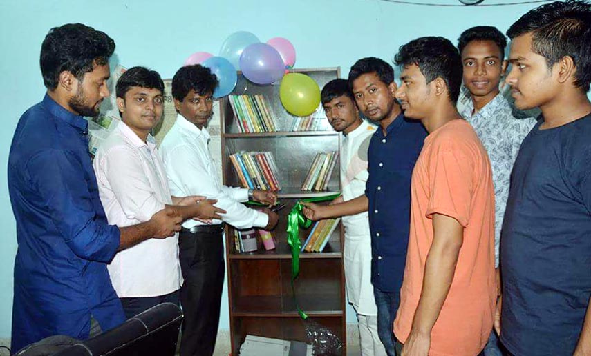 Chattogram University Journalists' Association (CUJA) launching a new library at CUJA's office yesterday.