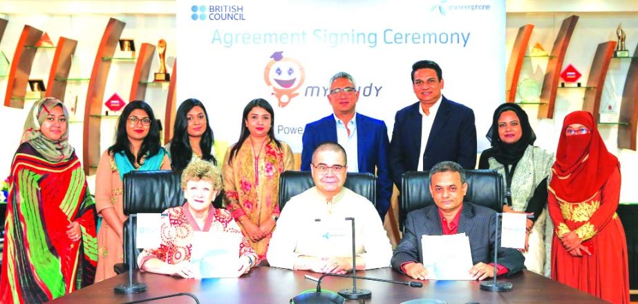 Yasir Azman, Deputy CEO and CMO, Mahmud Hossain, Chief Corporate Affairs Officer, Anjum Rasna Hasan, Head of Sustainability, Sayed Talat Kamal, Head of Communications of Grameenphone and Barbara Wickham, Director (Bangladesh) of British Council, poses for