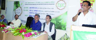 RANGPUR: Dilgari Alam, Deputy Director, Jubo Unnayan Directorate, Rangpur speaking at a training workshop on herbal medicine cultivation and preservation jointly organised by Bangladesh Herbal Production Manufacturing Association(BHPMA) and Medicine Plan