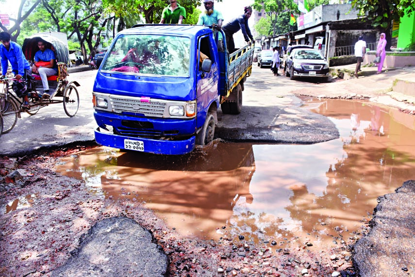 The condition of highways all over the country is in a sorry state.