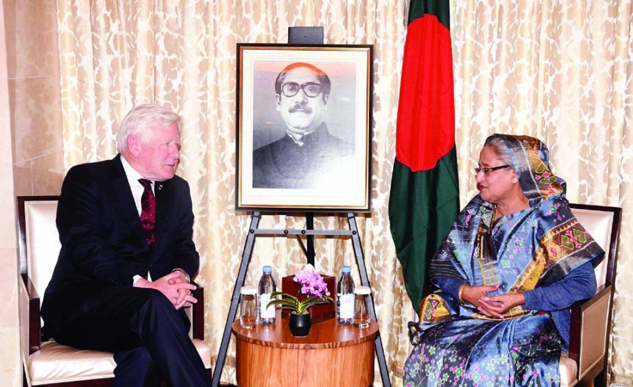 Special Envoy on Myanmar Affairs of Canada Bob Rae called on Prime Minister Sheikh Hasina at the seminar room of her hotel suite on Monday when the latter visited Canada. PID photo