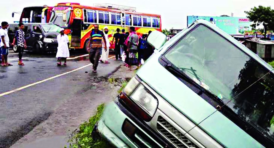 One killed and 11 others injured in a road accident in Daudkandi upazila of Cumilla while a microbus and two motorcycles of motorcade of BNP standing committee member Dr Khandaker Mosharraf Hossain were hit by a Dhaka-bound bus on Tuesday.