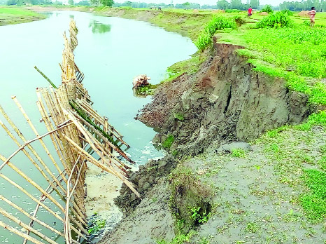 JAMALPUR: The bamboo made dam on Dashani River has been damaged at Chargoyalini Union which needs immediate repair. This picture was taken on Wednesday.