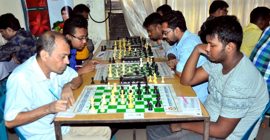 . A scene from the second round matches of the Walton Metropolis FIDE Rating Chess Tournament at Bangladesh Chess Federation hall-room on Thursday.