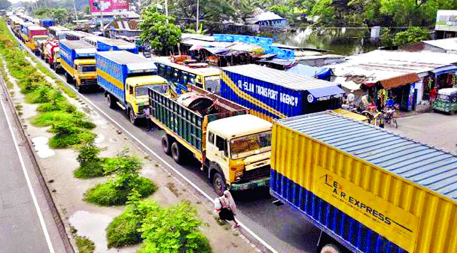 Due to slow pace of plying of vehicles, the Dhaka-Chattogram Highway witnessed a severe traffic gridlock. This picture was taken from Daudkandi area on Thursday.