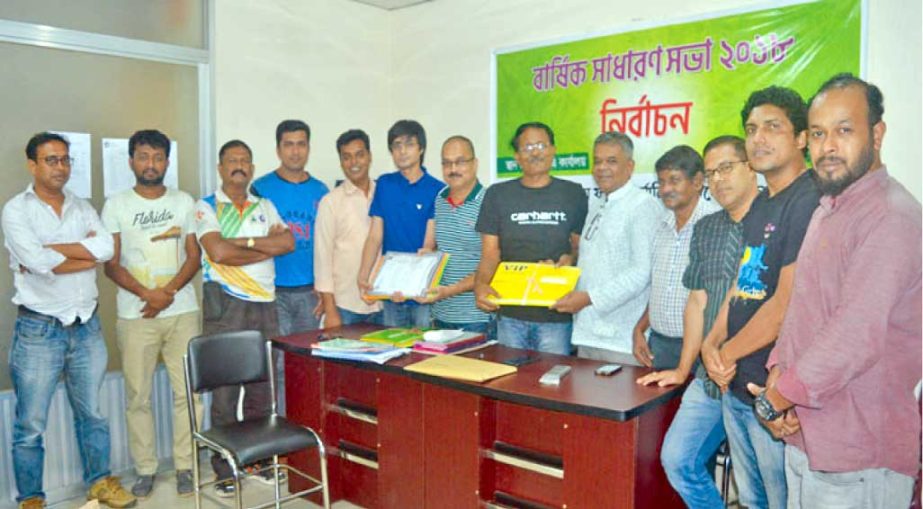 The newly elected office- bearers of the Chattogram Photo Journalistsâ€™ Association (CPGA)sworn as respective post after their win in the election held recently . The old committee of the CPGA handing over their responsibilities to the new commi