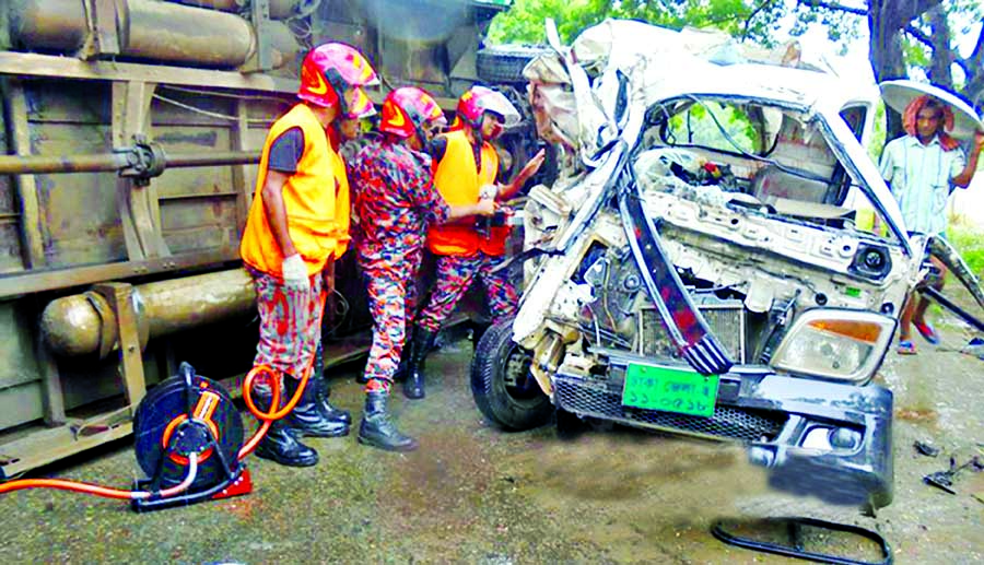 Three people including a child were killed, 15 others injured when a bus hit a 'Leguna' near Berulia Beribandh at Rupnagar in city's Mirpur area on Tuesday. Photo shows Leguna was totally smashed.
