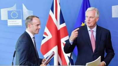 EU Chief Brexit Negotiator Michel Barnier (R) and Britain's Secretary of State for Exiting the European Union (Brexit Minister) Dominic Raab together in Brussels