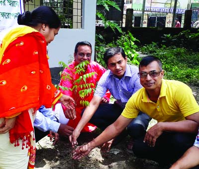 MANIKGANJ: Md Jubair, UNO, Singair Upazila inaugurating plantation programme as Chief Guest recently. Among others, Md Altaf Hossain, Chairman, Green Club and Syeda Nurgis Akther, Upazila Education Officer were present in the programme.