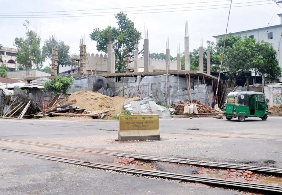 Authority concern yet to take any steps as illegal constructions are being built beside Ispahani Rail Gate. This snap was taken yesterday.