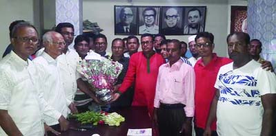 KESHABPUR (Jashore): Leaders of Keshabpur Upazila Awami League greetings newly- elected members of Keshabpur Press Club yesterday.