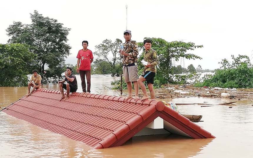 Several villages were submerged with hundreds of people feared missing .
