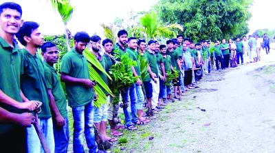 RANGPUR:Hundreds of people took part in tree sapling plantation programme to launch the Green Tentulia, Clean Tentulia beautification campaign on Thursday in the country's northernmost Tentulia upazila of Panchagarh district.